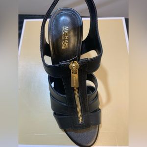 Michael Kors Women's  Damita  Leather Black Sandals size 7 used.